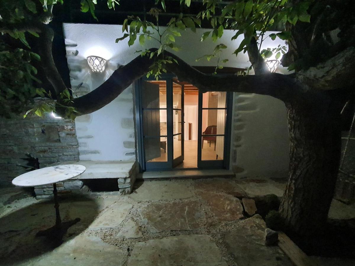 Pyrgos - Traditional House At Kaloxilos, Naxos Hébergement de vacances Khalkíon